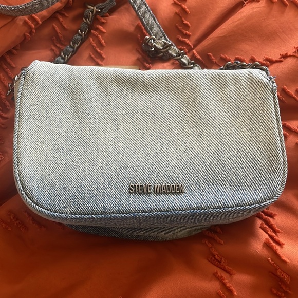 NWT jean two sided Steve Madden crossbody - Picture 5 of 10